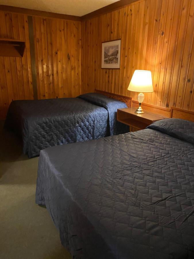 Glacier View Inn Haines Junction Bagian luar foto