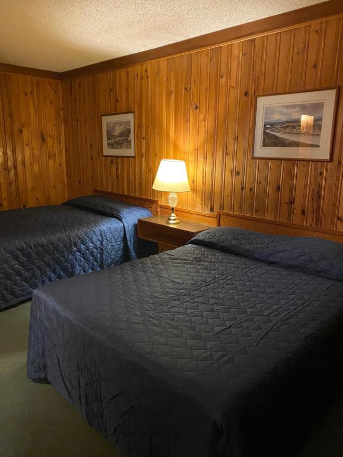 Glacier View Inn Haines Junction Bagian luar foto